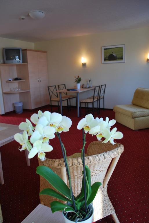 Mueritz-Strandhotel Röbel Pokoj fotografie